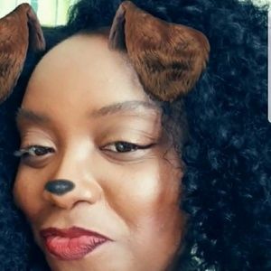 Meet your Posher, Mona